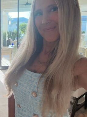 SHEIN Long Light Blonde Layered Wig